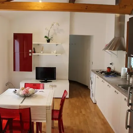 Alessandra House Апартаменты Венеция