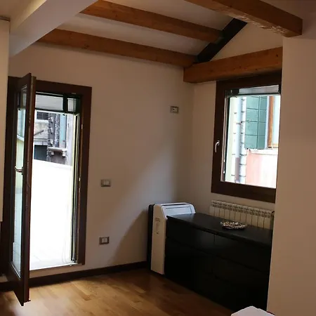 Alessandra House شقة *